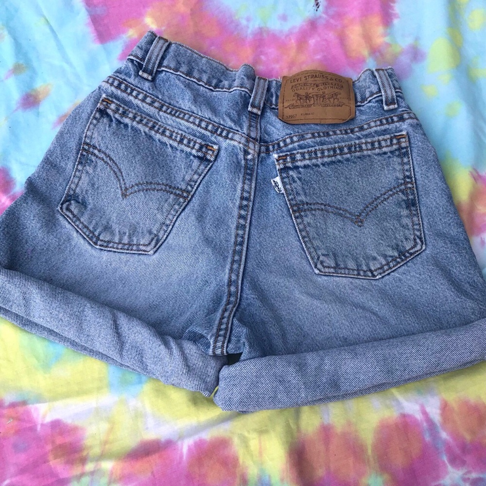 90s Vintage Levi’s 950 relaxed fit Jean shorts